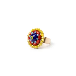 Anello con fiore di perline, cristalli e cabochon Partenope - Multicolor