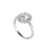 Anello con rosetta di zirconi Pearl - Bianco